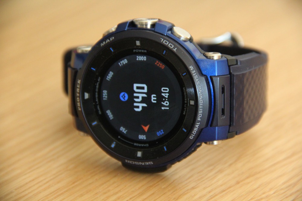 La Casio Pro Trek WSD-F30&nbsp;: une montre connectée pour la rando&nbsp;?