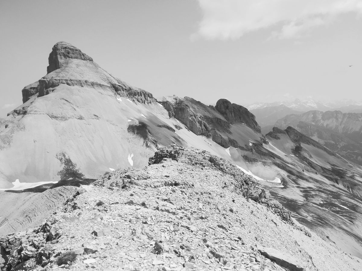 Une vue imprenable sur le Grand Ferrand (entre autres) qui fait oublier la raideur de la montée hors sentier.