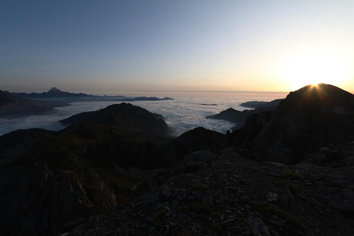 Au sommet du Monte Cassorso au lever de soleil...