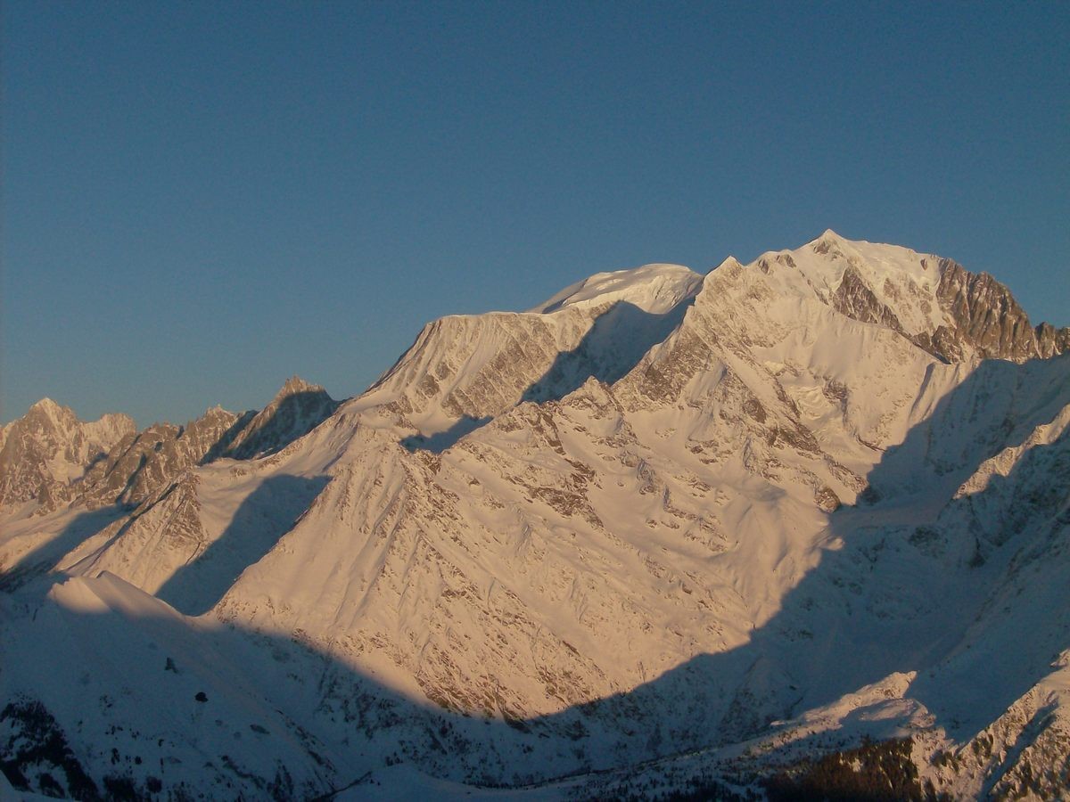 Grand panorama sur le massif du Mont Blanc.