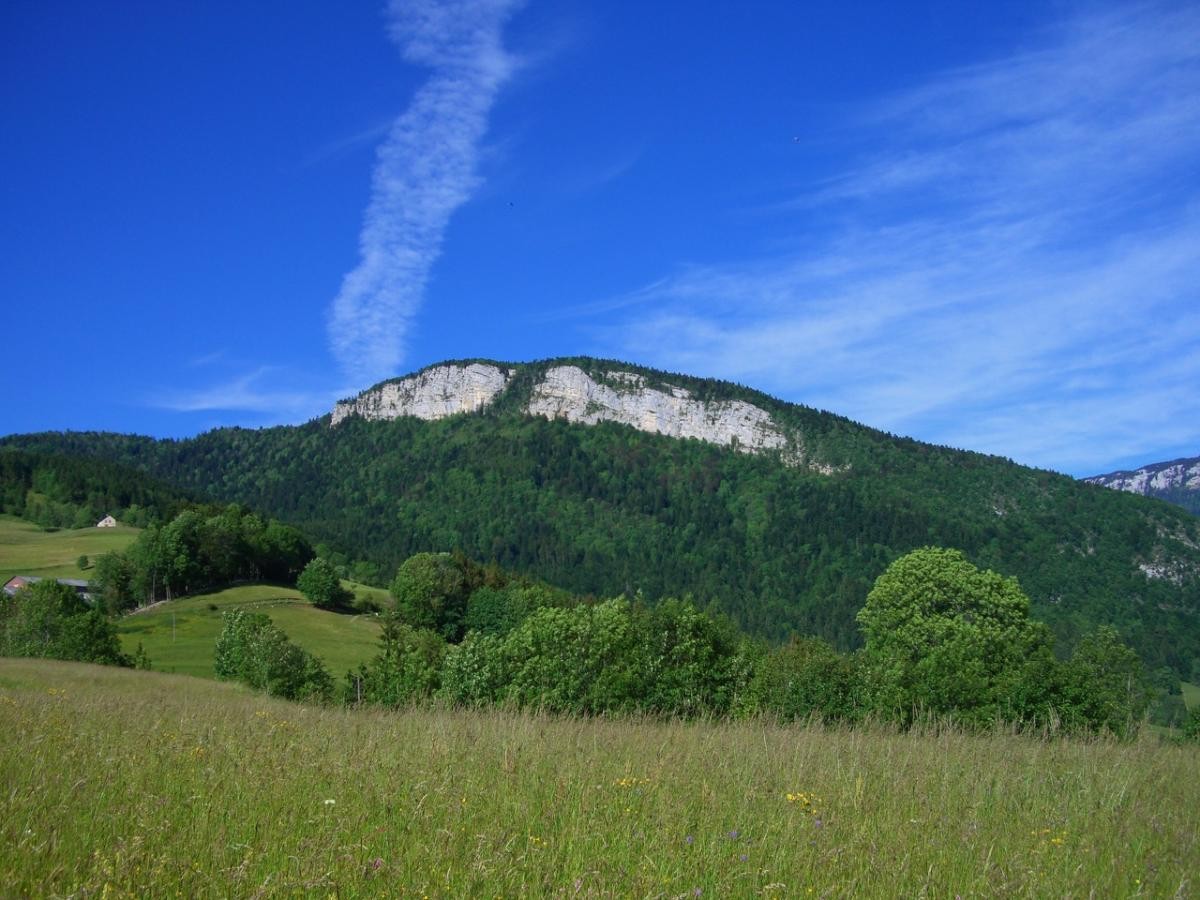 Vue générale du Mont Beauvoir, en redescendant sur les Echelles