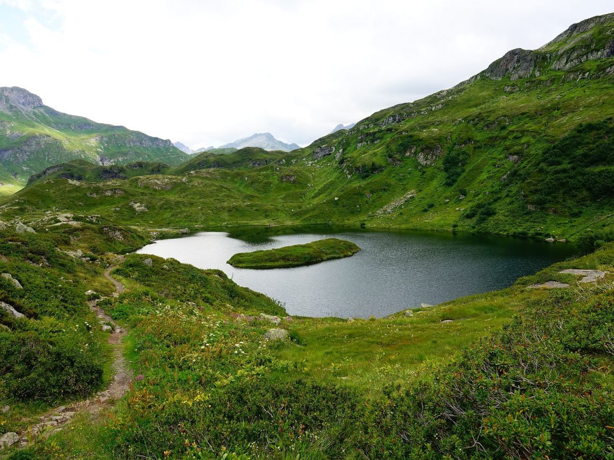 Le lac de Pormenaz.