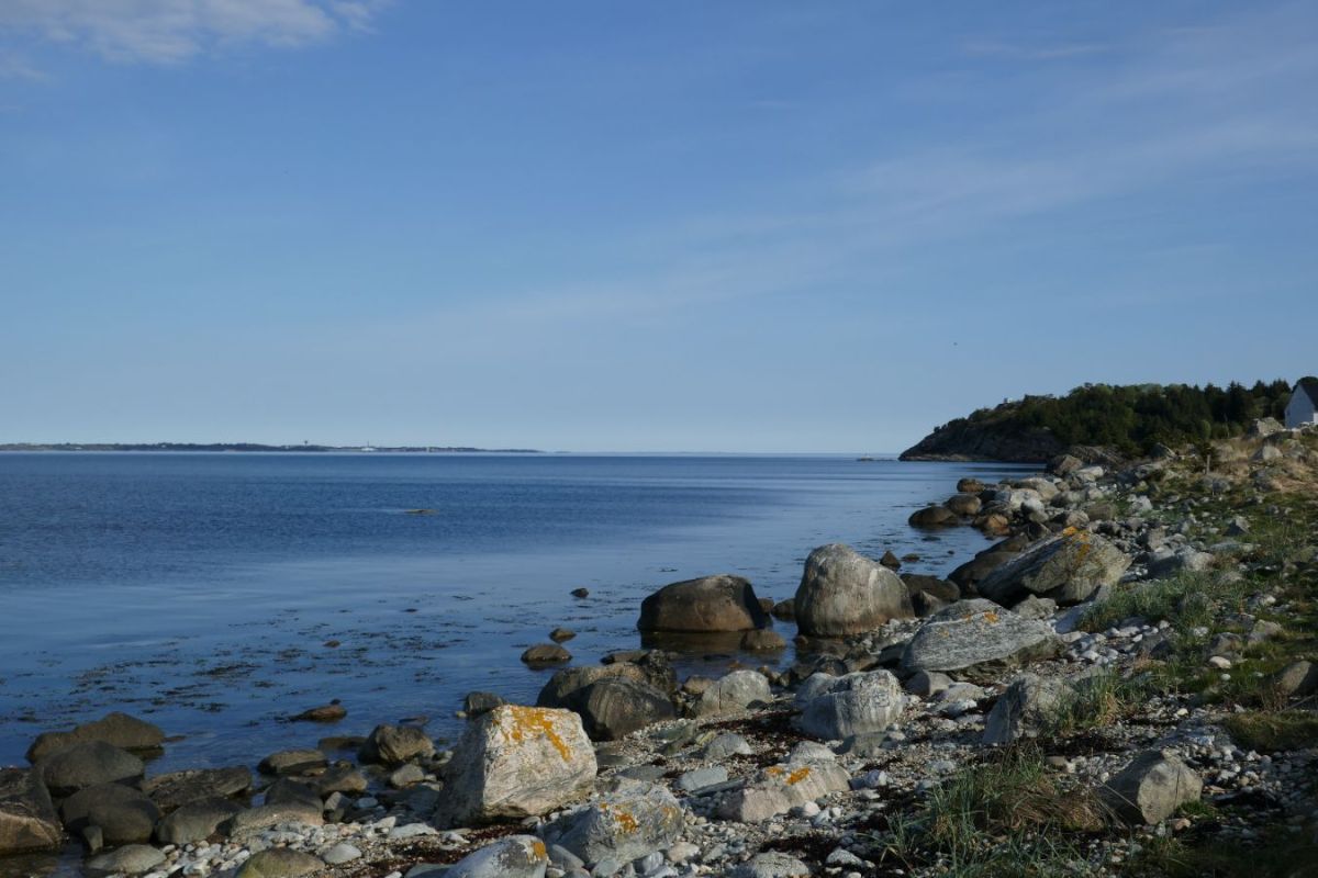 Sur le rivage à Herdla.