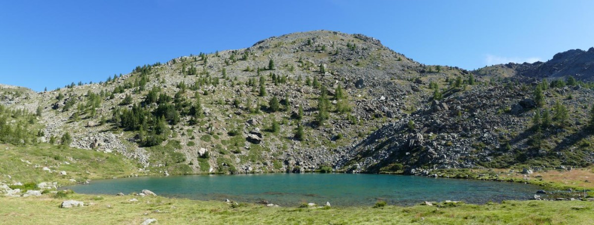 Le Lac Muffé surplombé par la Cima Piana.