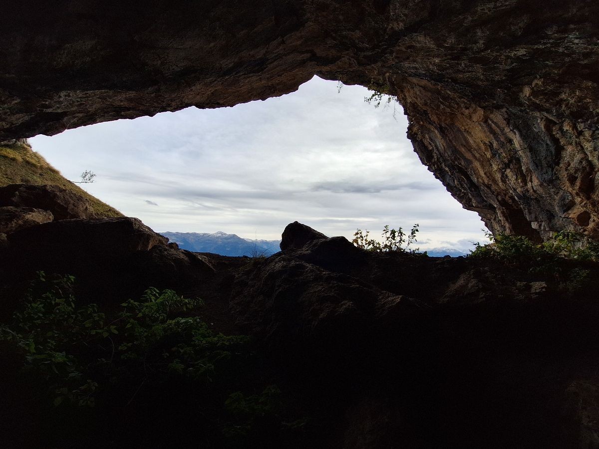 De l'intérieur de la grotte