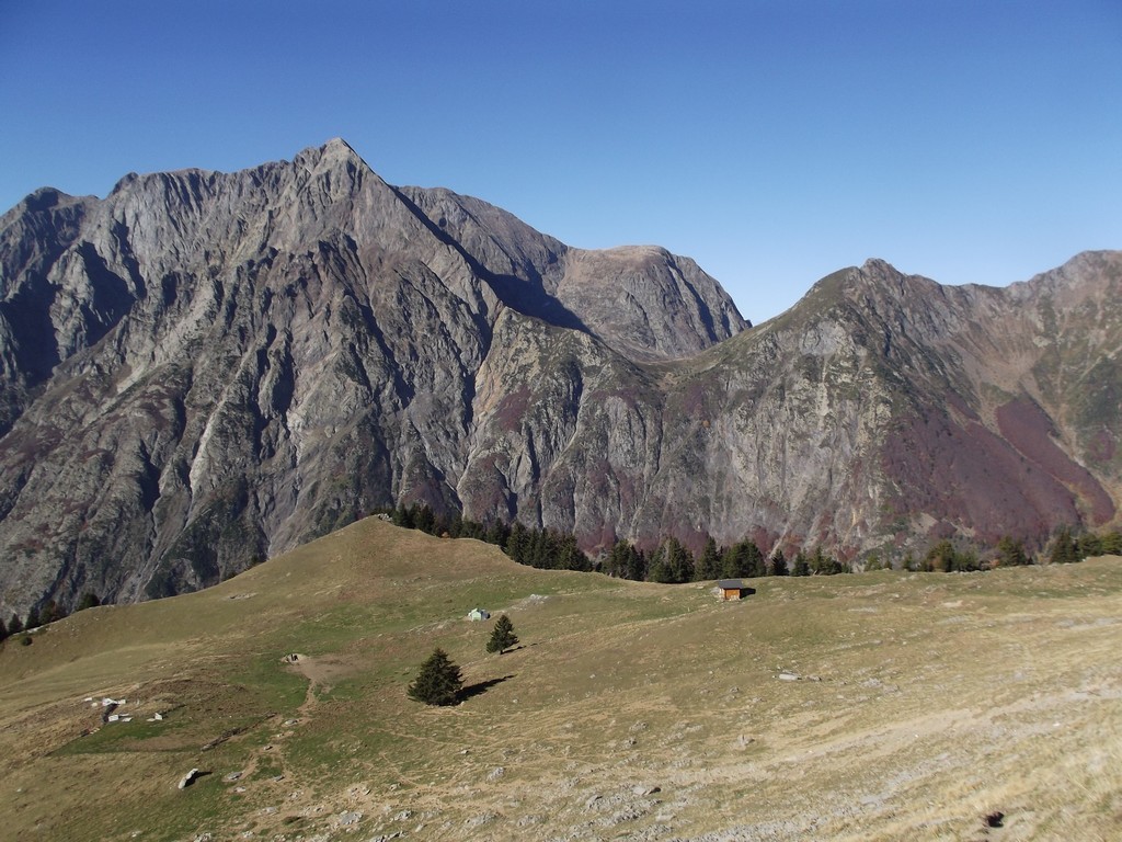 Alpage et Cabane de la Montagne sur fond de Grand Armet