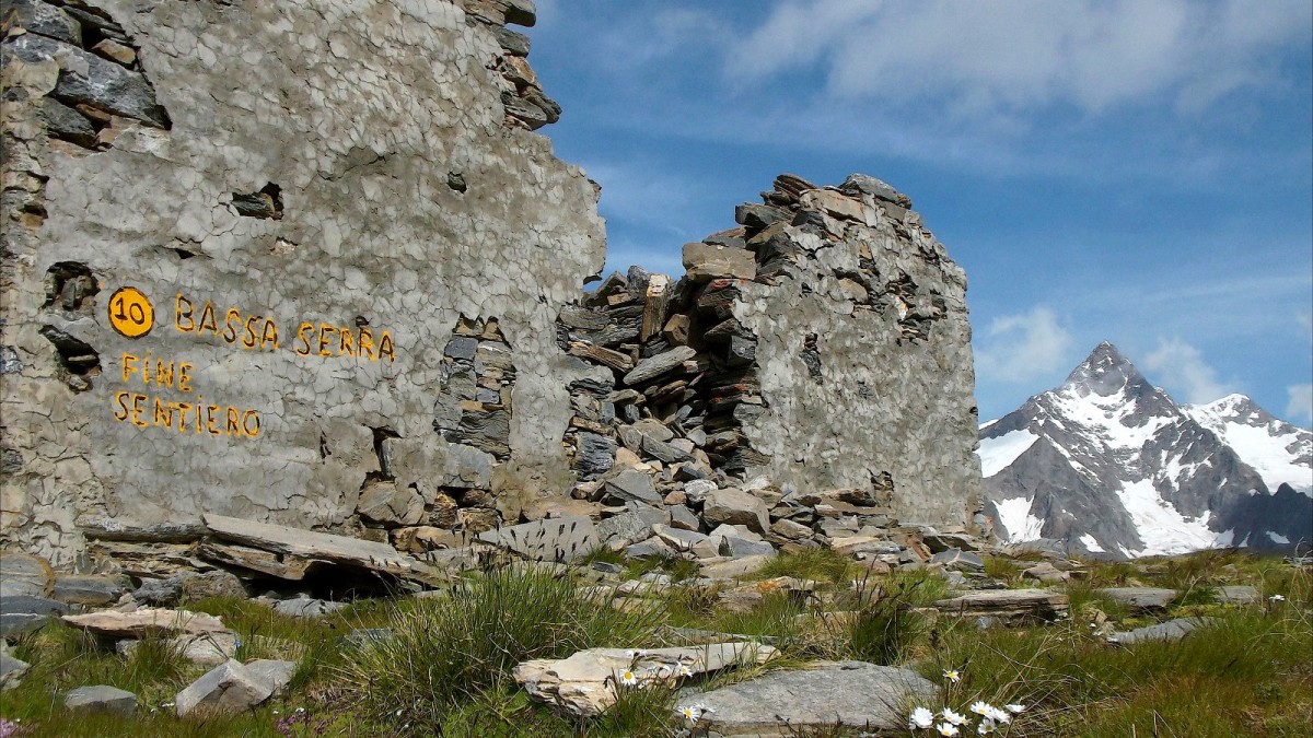 Colle di Bassa Serra et l'Aiguille des Glaciers.