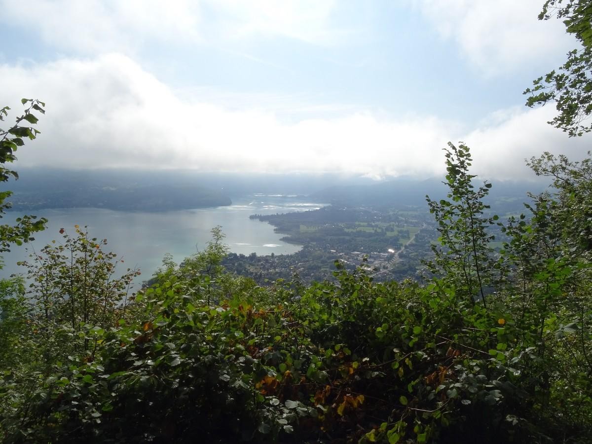 Le lac d'Annecy vu des Chalets de Barbe Noire