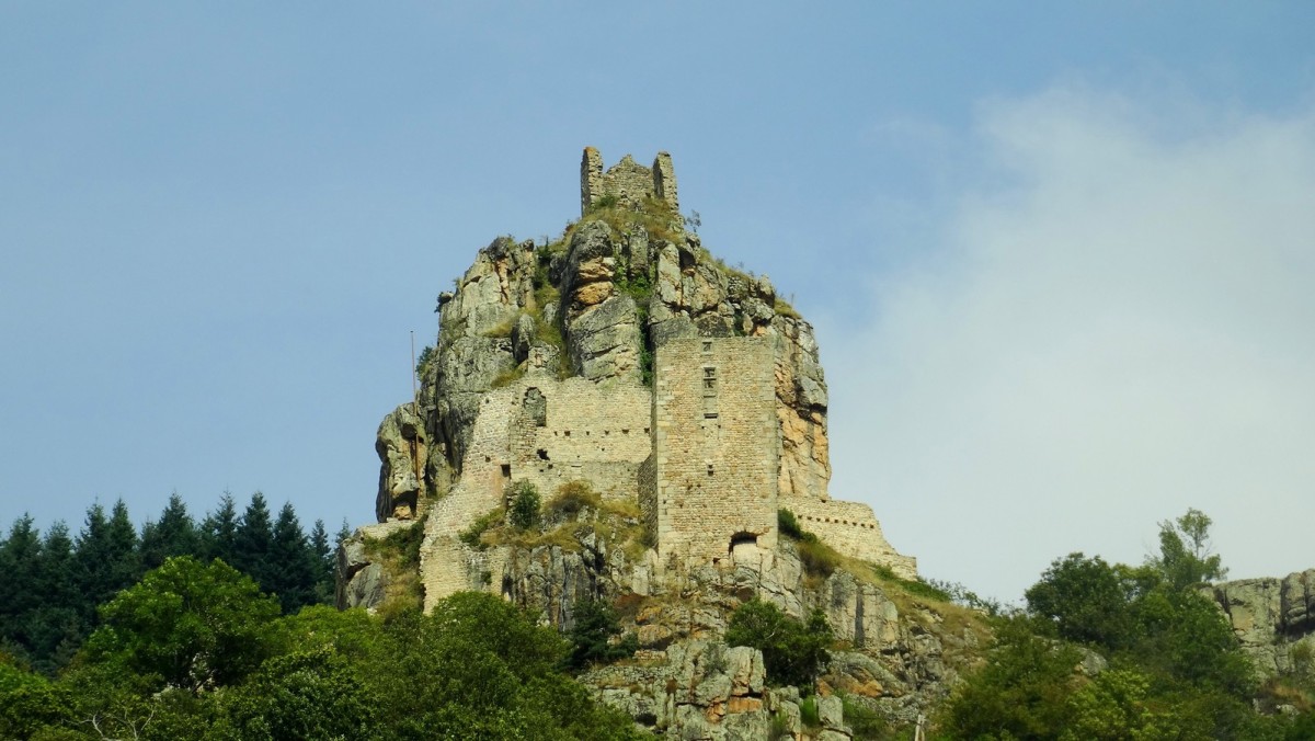 Ruines du château de Rochebonne.