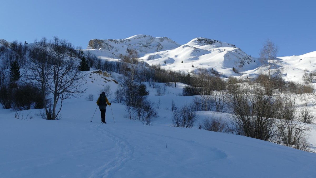 Ombre et lumière en cours de montée vers le Col de la Fenêtre.