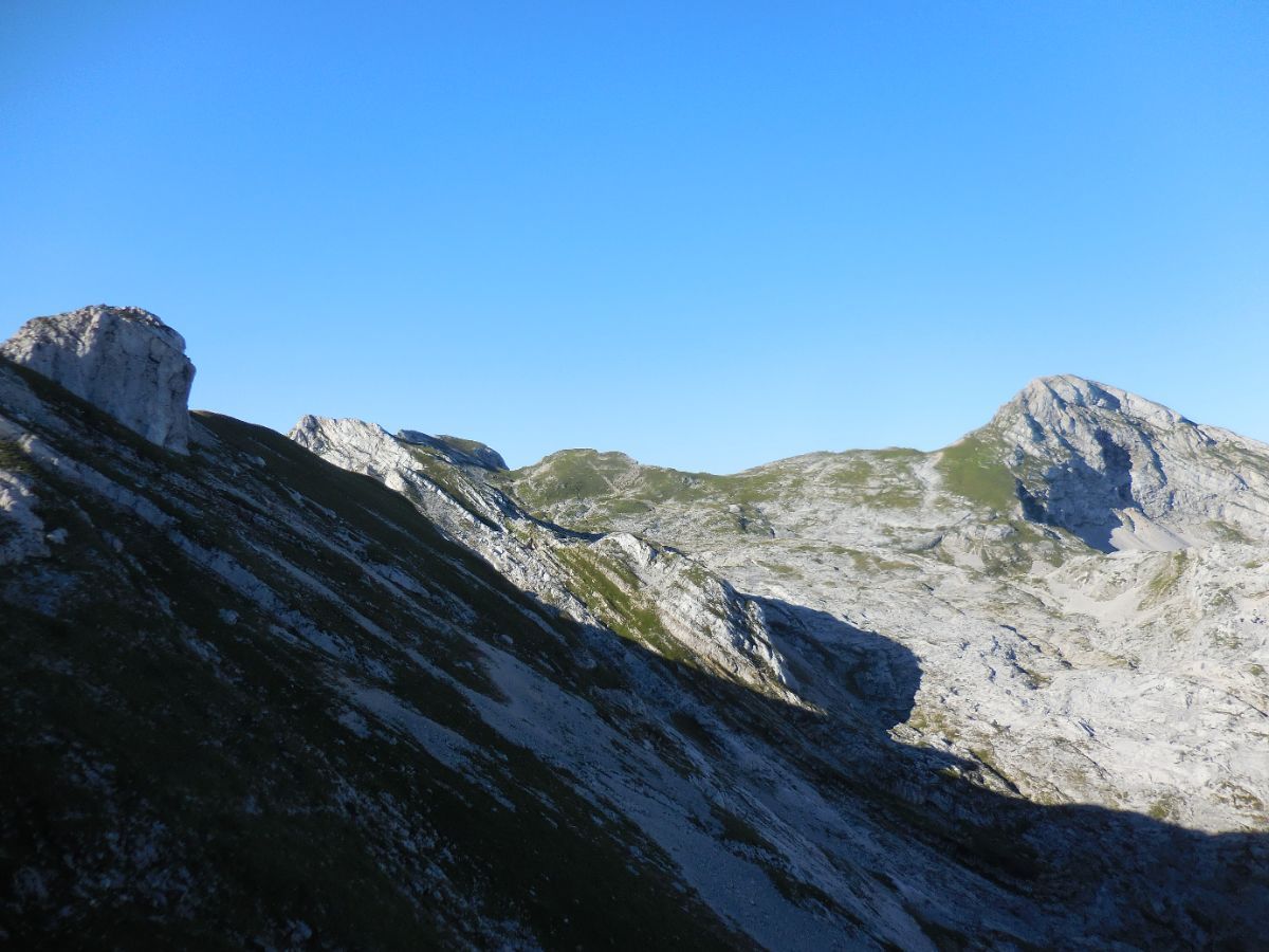 Dans les pentes du haut val de l'Achard: la Grande Moucherolle