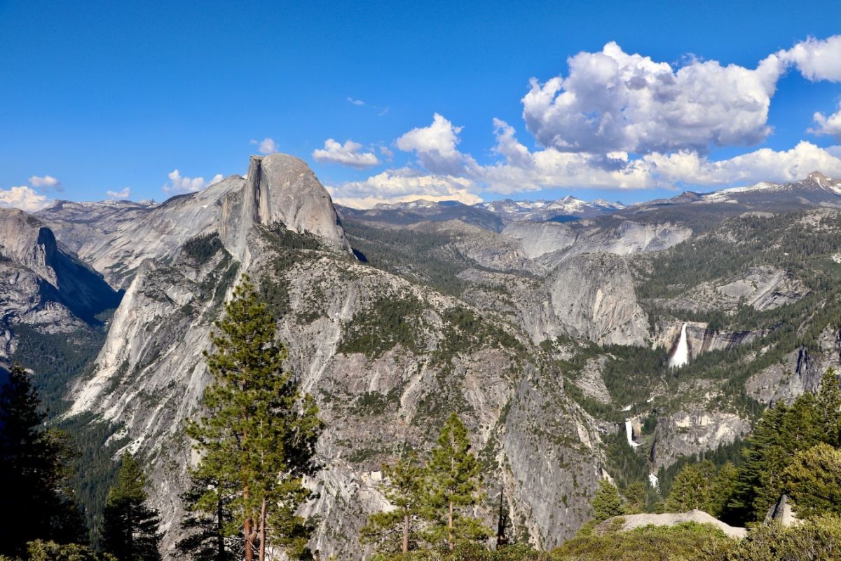 La Nevada Fall, la Vernal Fall et le fameux Half Tome vu depuis le spectaculaire Glacier View Point