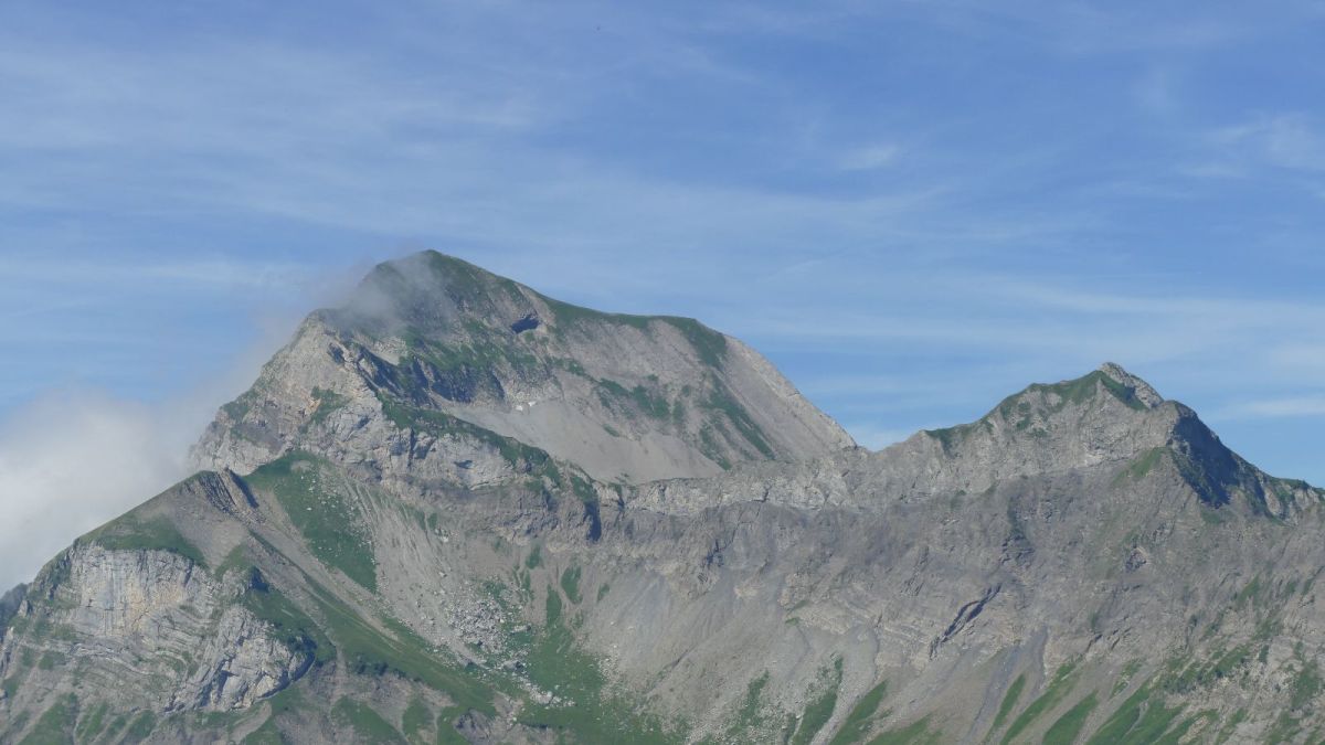 Une très belle vue sur le Mont Charvin depuis Le Treu.