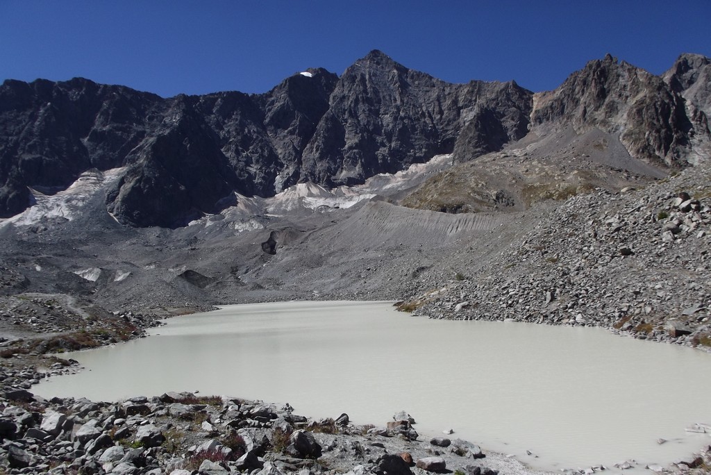 Décor somptueux pour un lac glaciaire