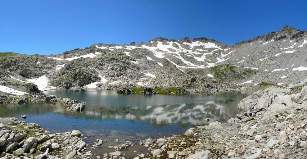 Le Lac  de la Belle Étoile (2432m).