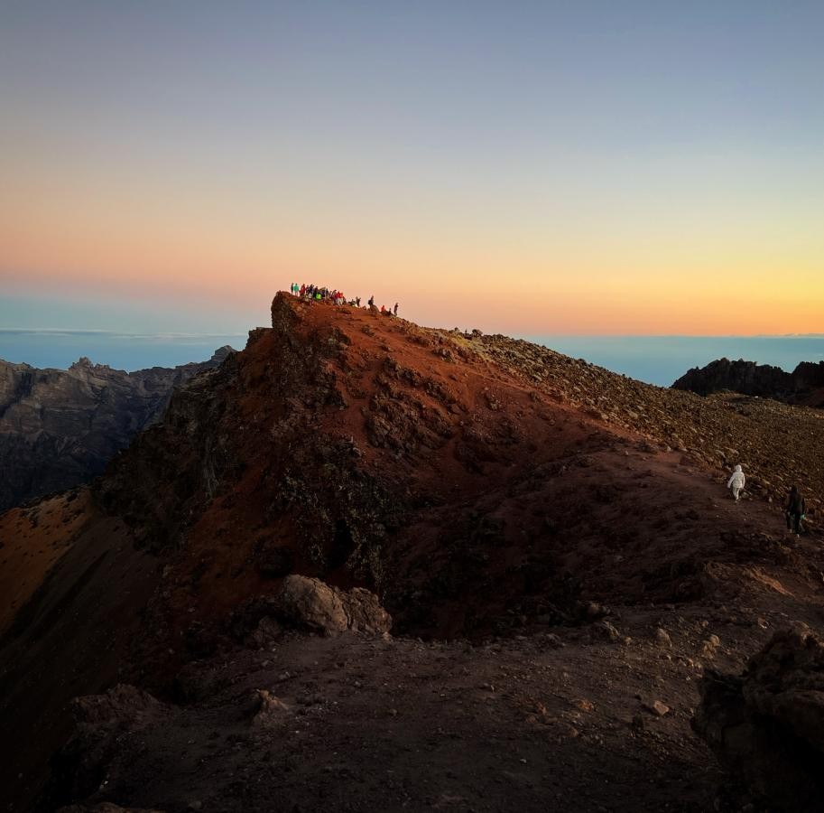Le toit de la Réunion, un sommet qui se mérite, à savourer au lever du soleil