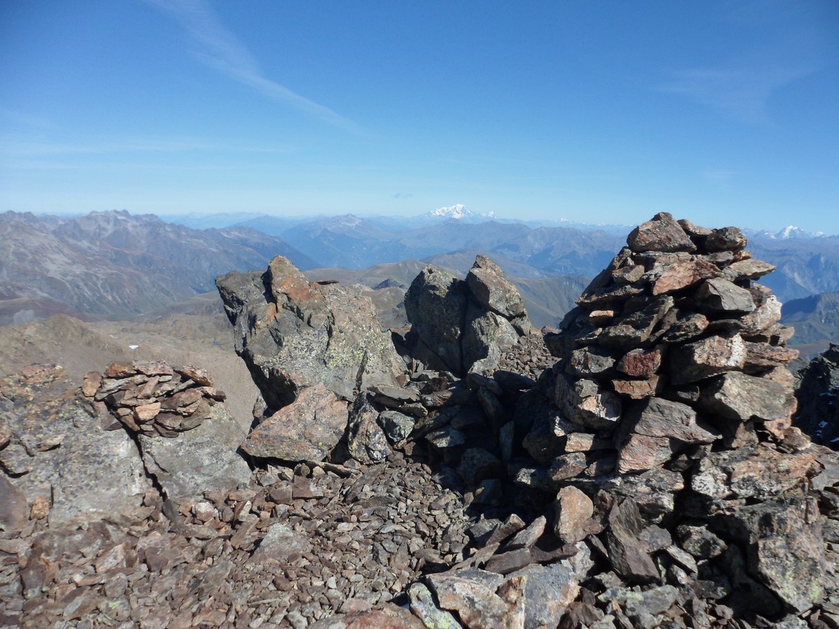 Le sommet et le Mont Blanc