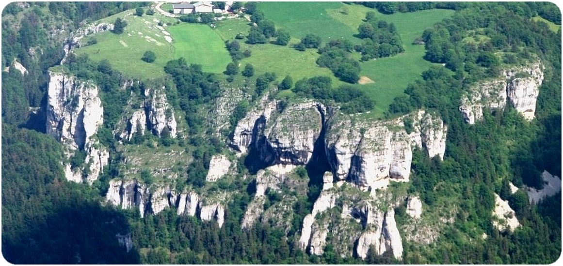 Vire de Chenevoye en montant au Moucherotte.