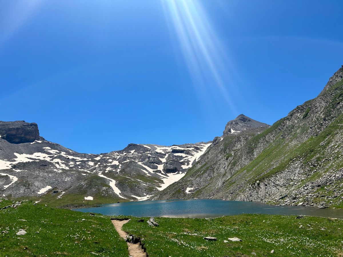 Derrière la Croix se cache un lac...