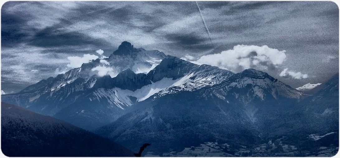 Regard sur le massif de l'Obiou.