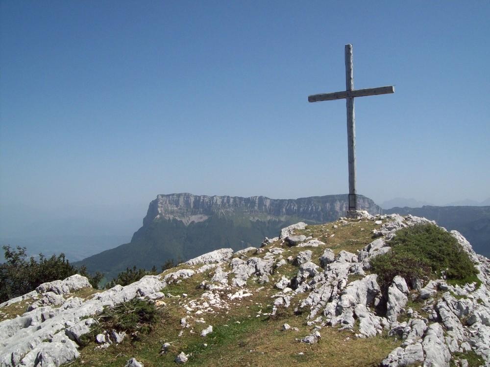 Mont Outheran croix sommitale.