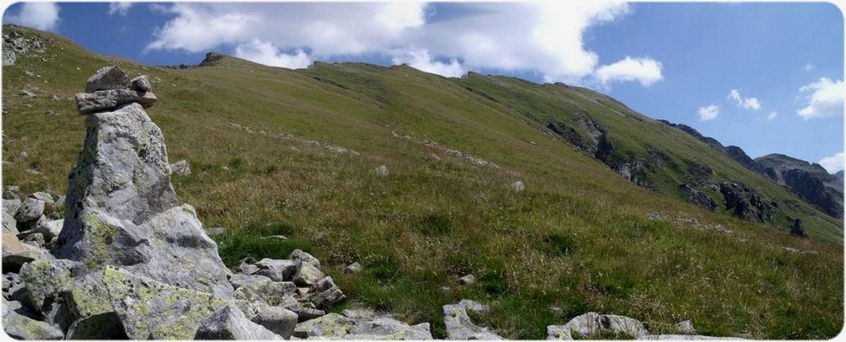 Cairn sur la crête.