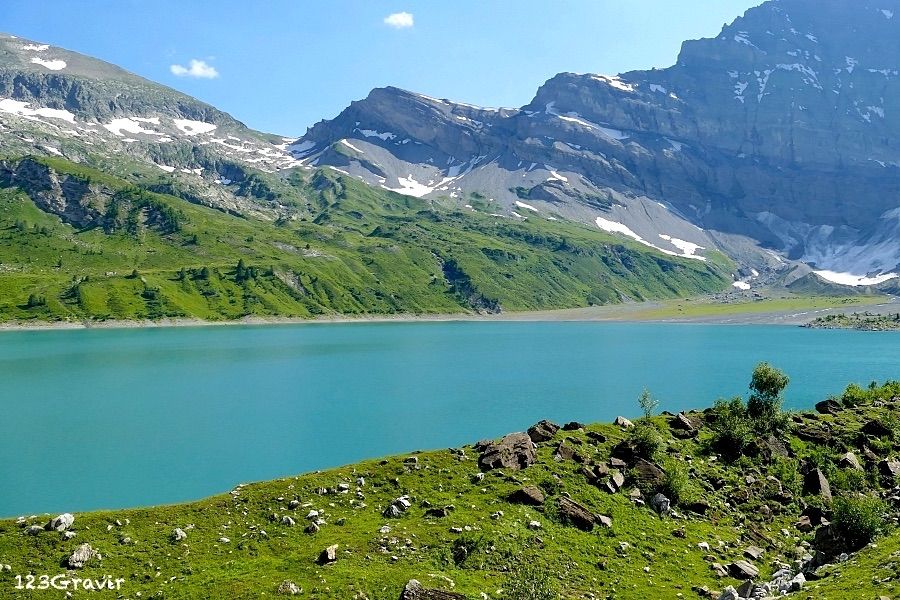 Lac de Salanfe sur fond de Col d'Emaney