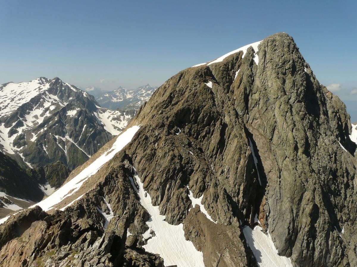 Le Rocher d'Arguille, vu de l'arête sud du Pic de la Grande Valloire