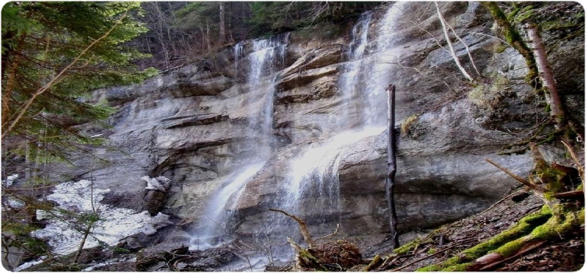 La Cascade de l'Eyrard sur le Chemin de Fontrasset.