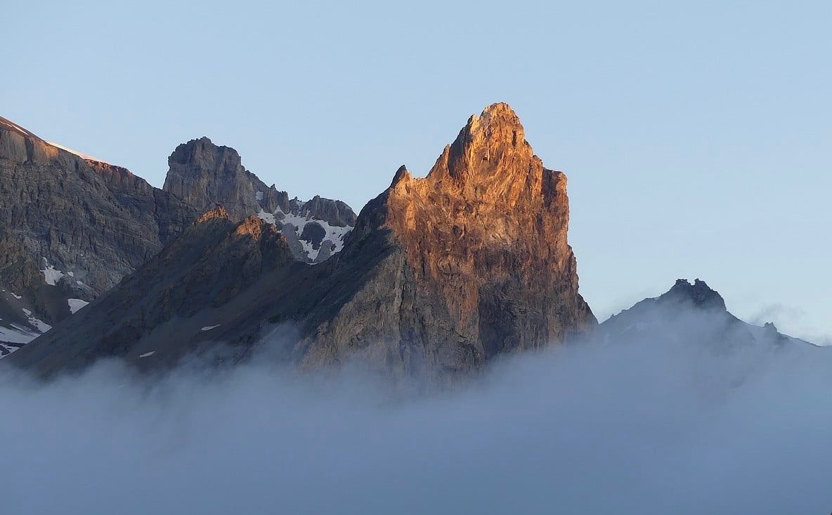 Vue sur le Sommet Rouge, du Vallon de Chauvet. Merci à Mick1018 pour cette magnifique photo.