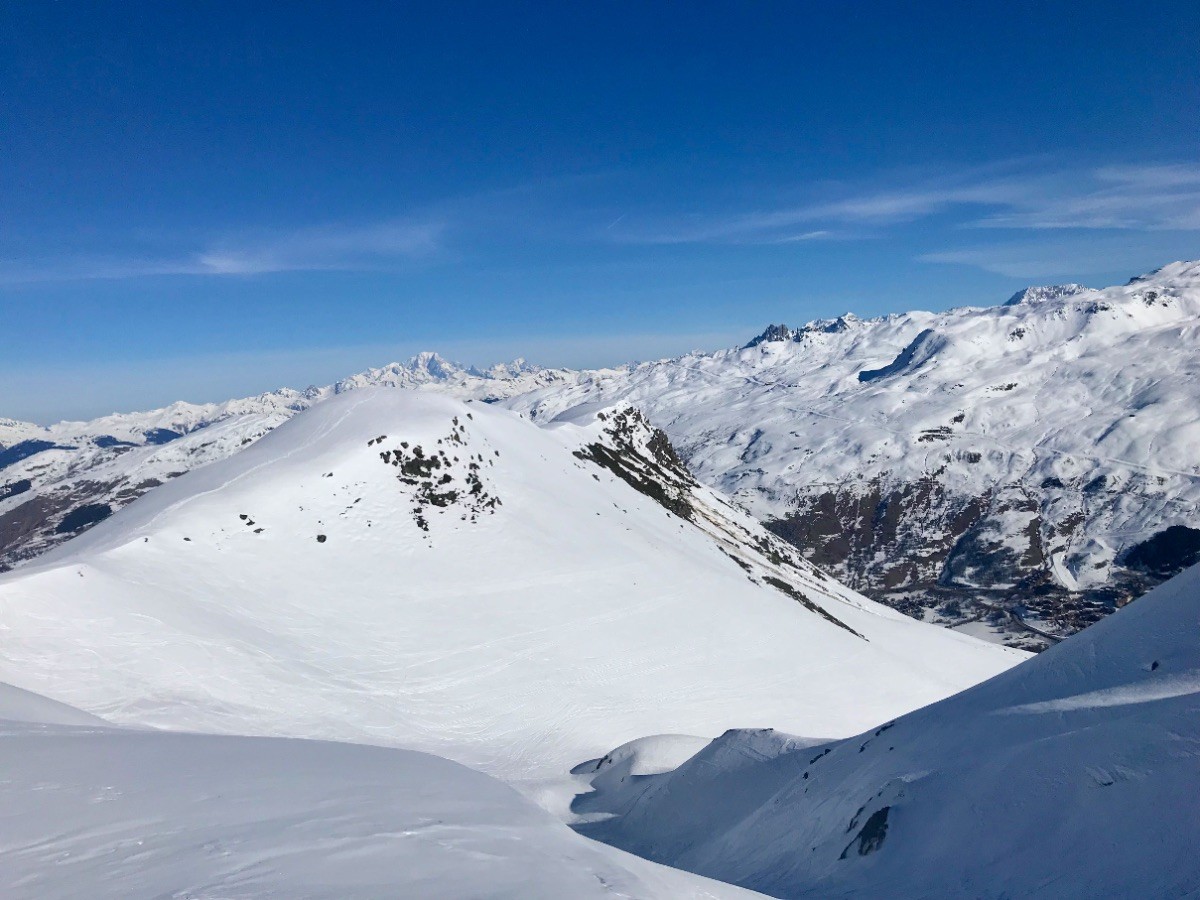 Le Teurre devant le Mont Blanc et le Grand Combin