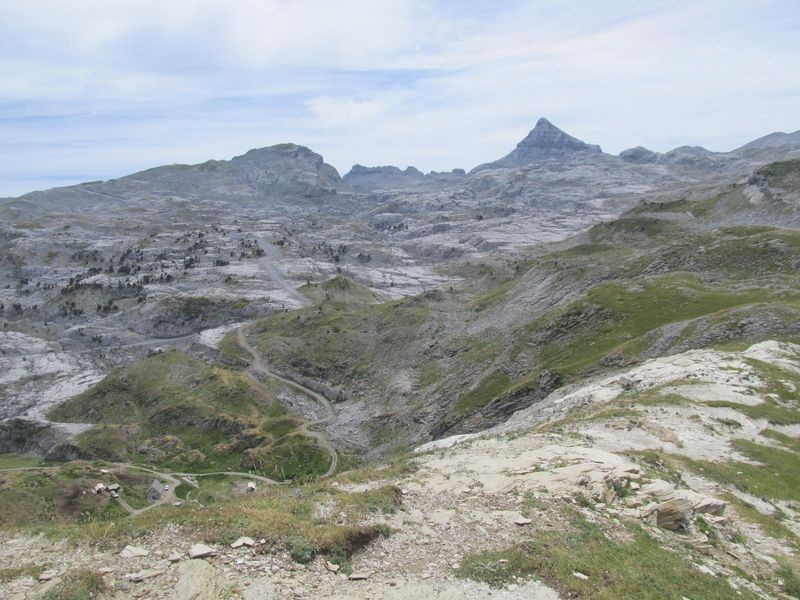 Une vue du pic d'Anie et des Arres d'Anie depuis le Pic d'Arlas