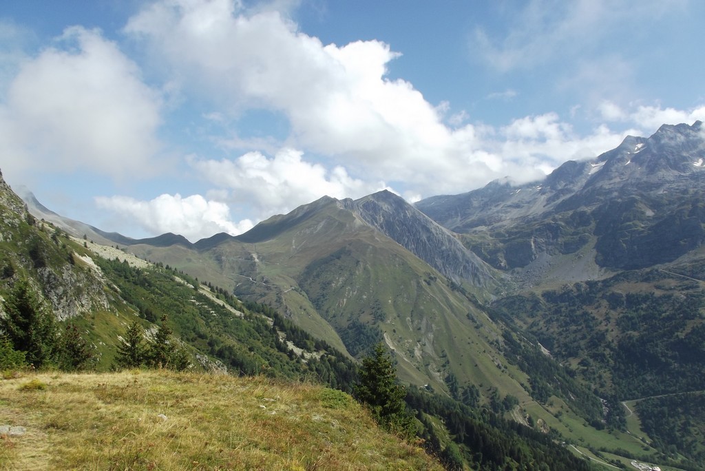 Du Grand Beau Rocher, vue vers les Aiguillettes de Vaujany 