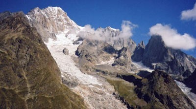 La face rocheuse du Mont Blanc de Courmayeur.
