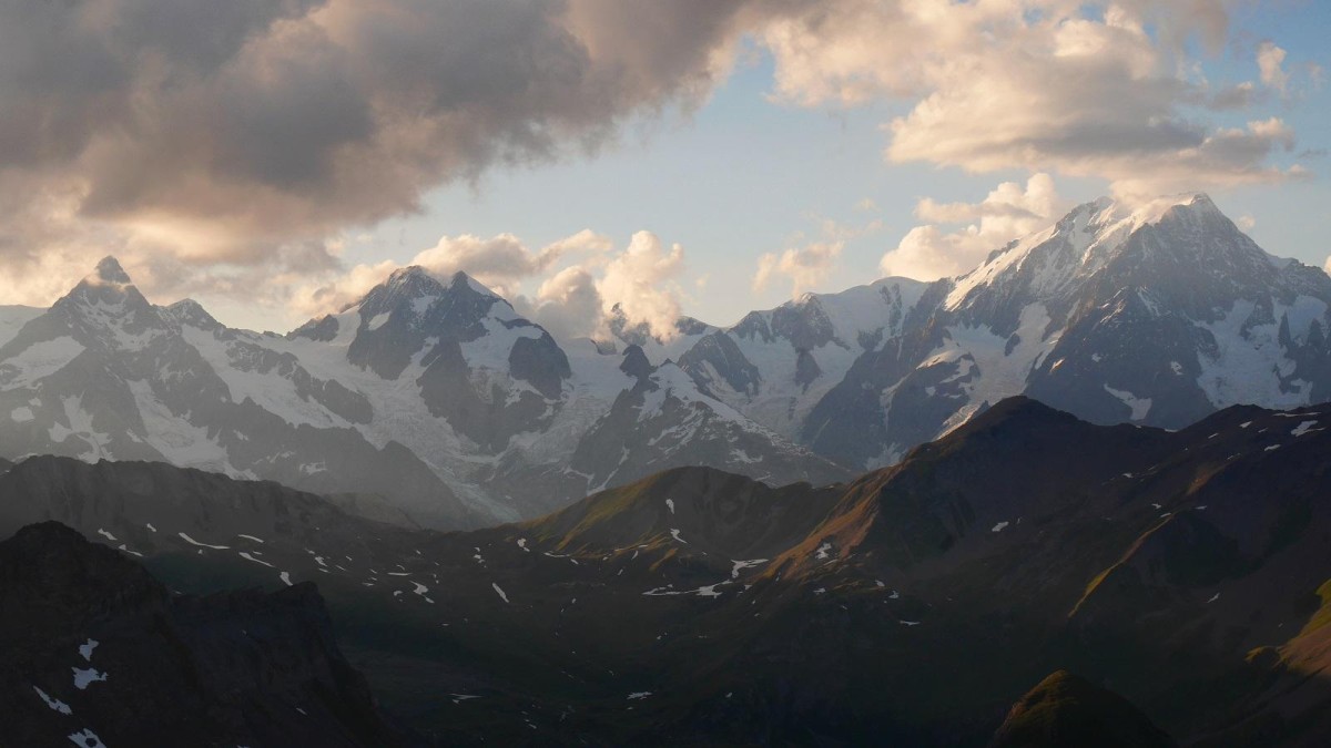 Aiguille des Glaciers, Tré la Tête et Mont Blanc.