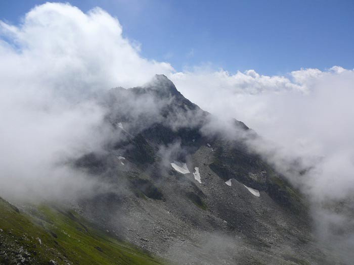 L'Ahornspitze (2973m) dans les nuages