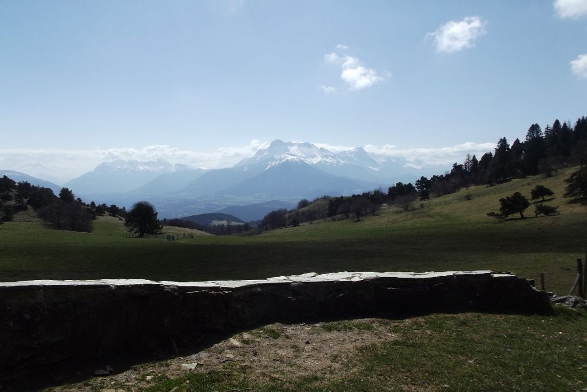 Abri des Treize Bises par le col de la Festinière Randonnée Taillefer