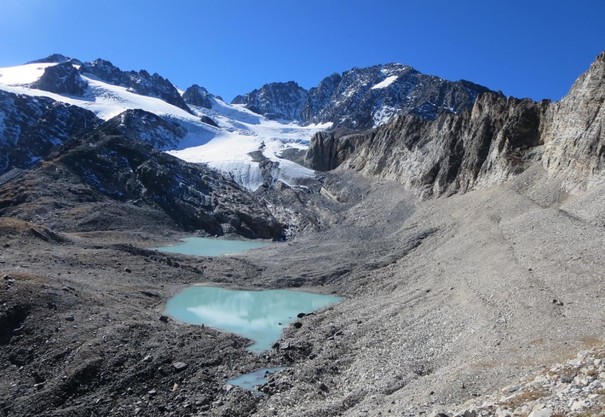 Lacs glaciaires de Gébroulaz depuis le col du Souffre
