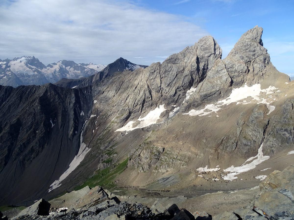 Vue superbe du sommet : Meije, Goléon, Aiguilles d'Arves...