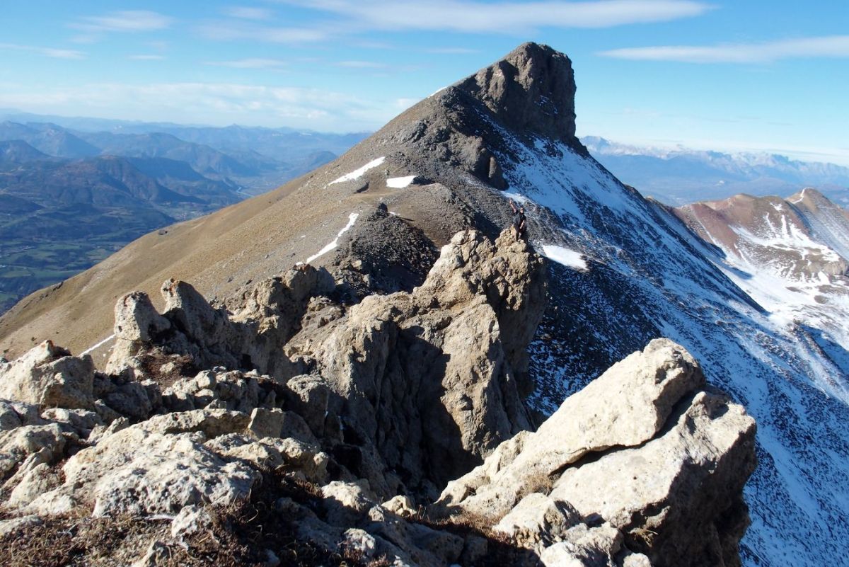 Sur la crête à l'est de la Tête de la Vieille