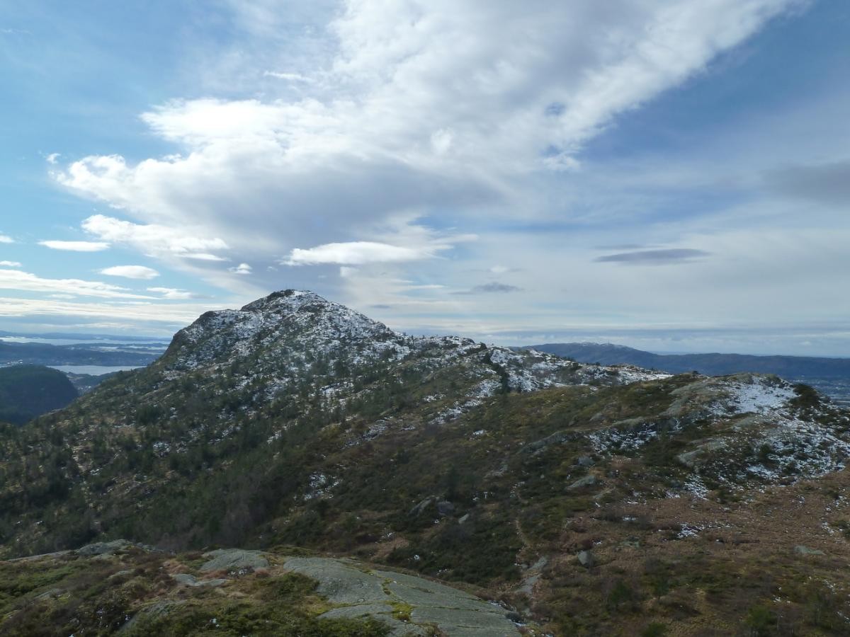 Lyderhorn vu depuis le sommet d'Ørnafjellet.