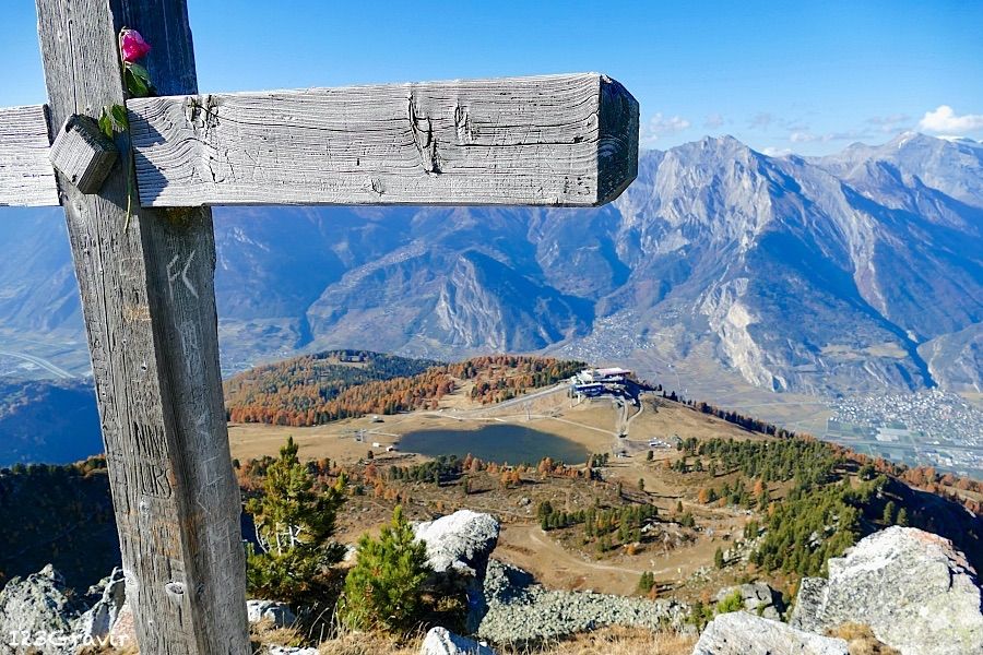 Lac et Télécabine de Tracouet depuis la Dent de Nendaz