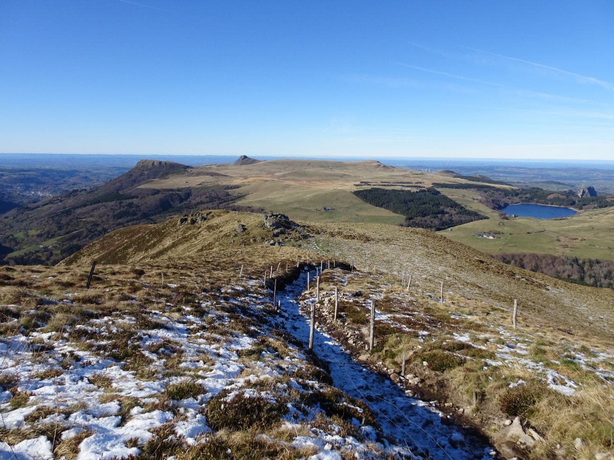 Puy de la Tache : la Banne d'Ordanche et le Lac de Guéry