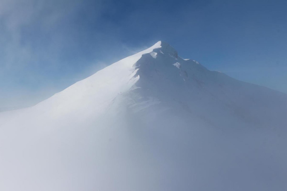 Toussière sublimée par la neige...