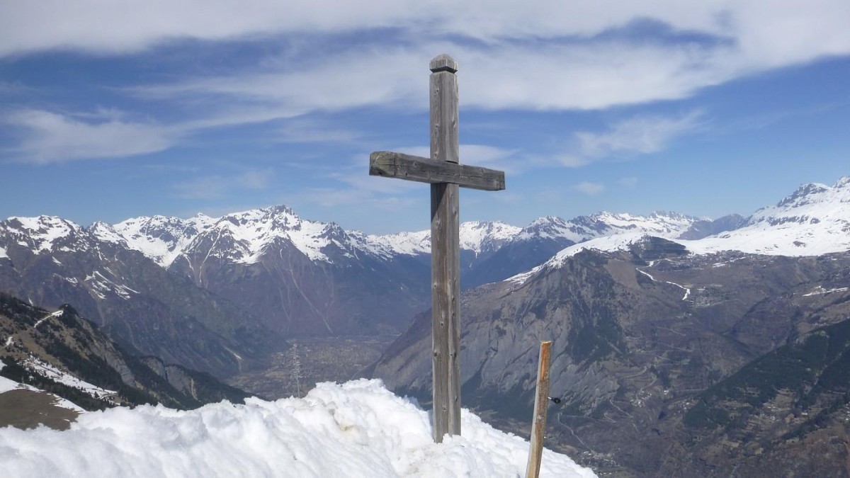 Vue sur le massif de Belledonne de la Croix du Carrelet
