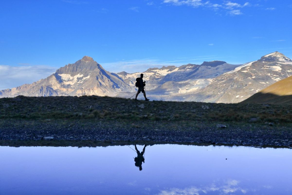 Reflet matinal sous le Col de Lanserlia