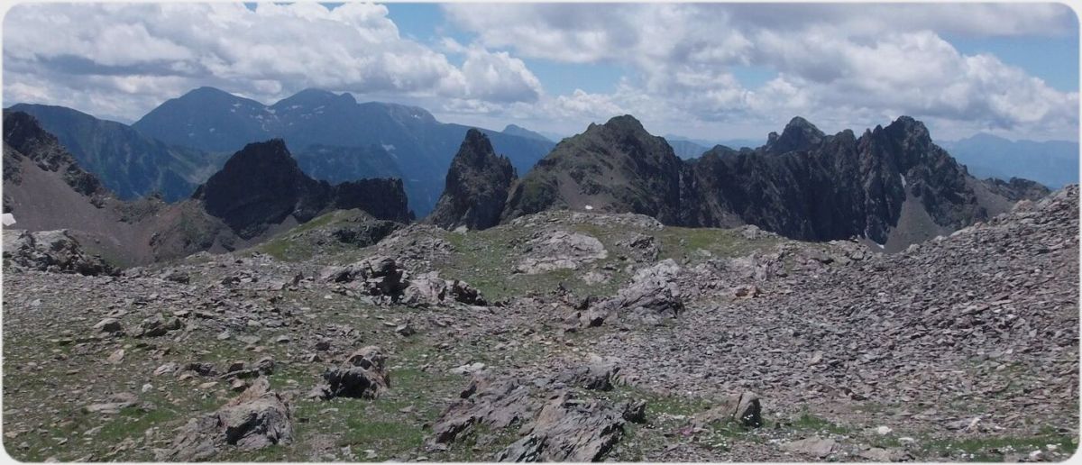 Les Pointes de Jasse Bralard en montant à la Grande Lauzière.