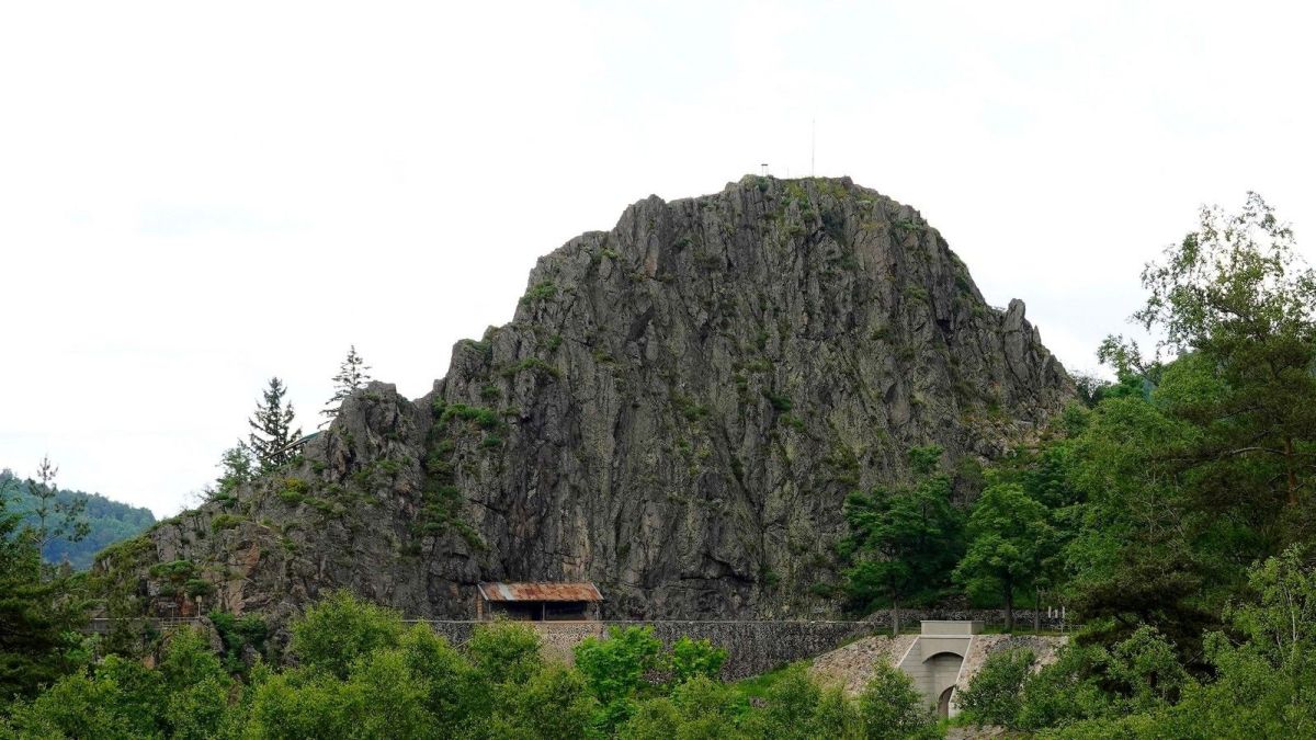 Belvédère du Gouffre d'Enfer dans la grisaille de juin