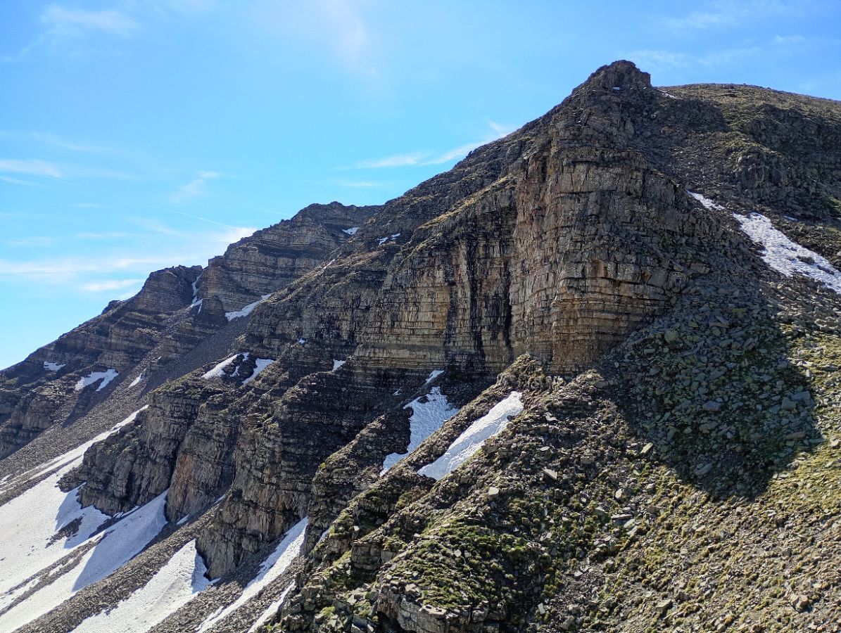 Grand Coyer (2693m) et le Courradour (2157m) au départ de Peyresq ...