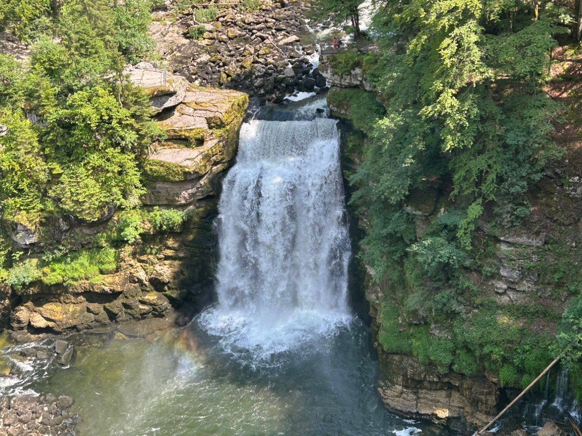 Le Doubs, quand il y a de l'eau et qu'il saute...